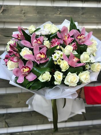 Букет цветов из: Розы и Хризантемы в Новой Таволжанке