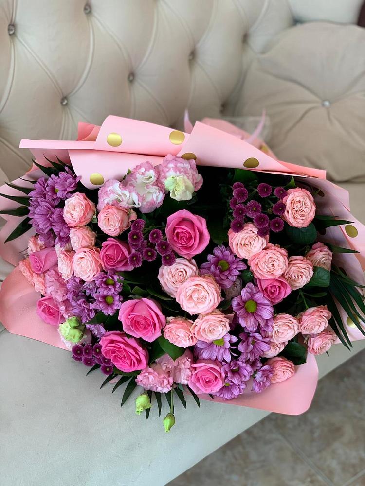 Букет цветов из: Хризантемы, Розы и Лизиантусы в Новой Таволжанке