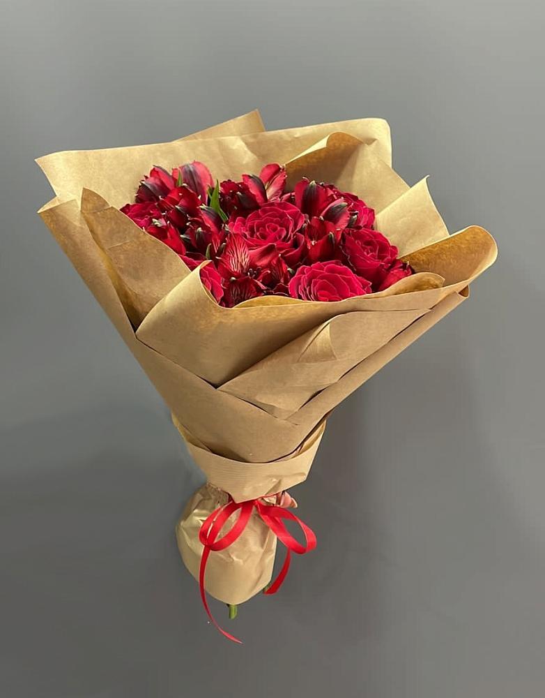 Букет цветов из: Альстромерии и Розы в Новой Таволжанке