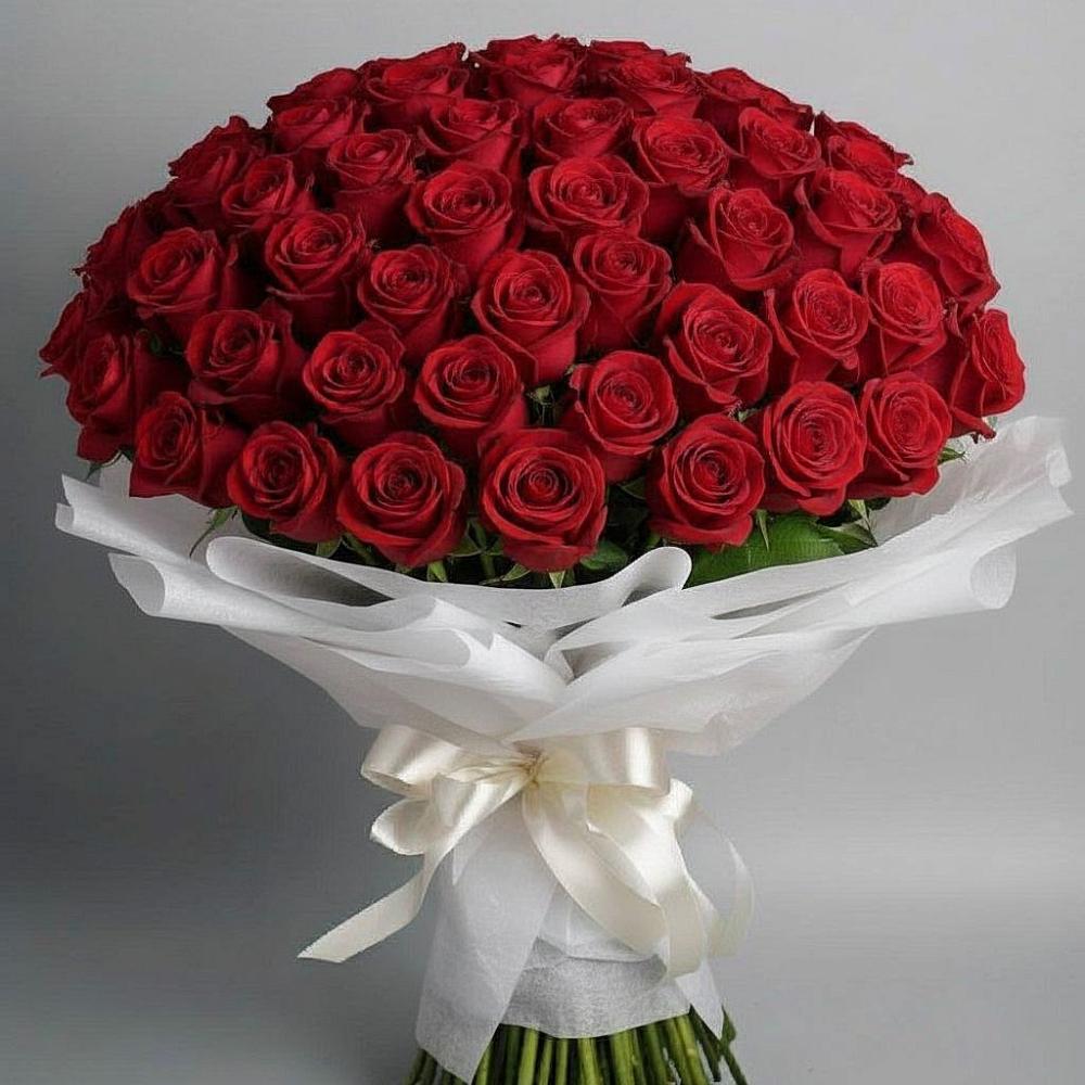 Букет 101 Красная роза Блэк Мэджик в Новой Таволжанке