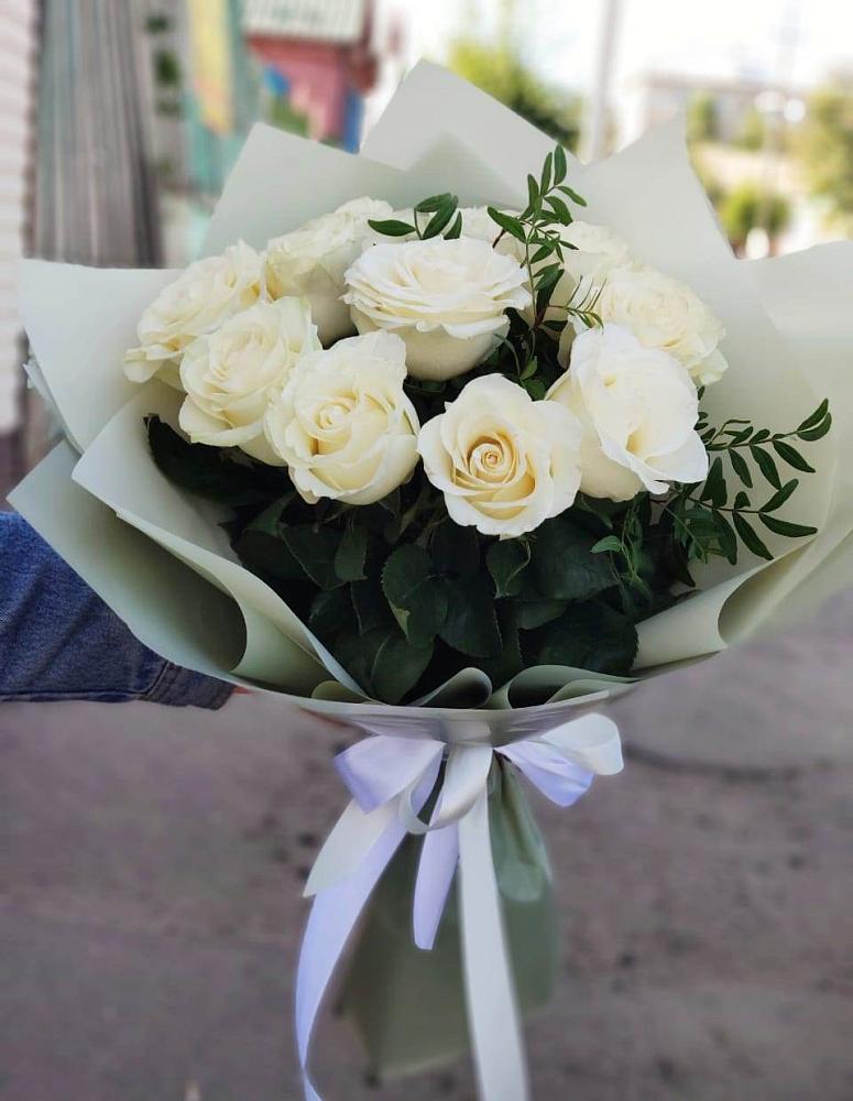 Букет Белые розы Проуд в Новой Таволжанке
