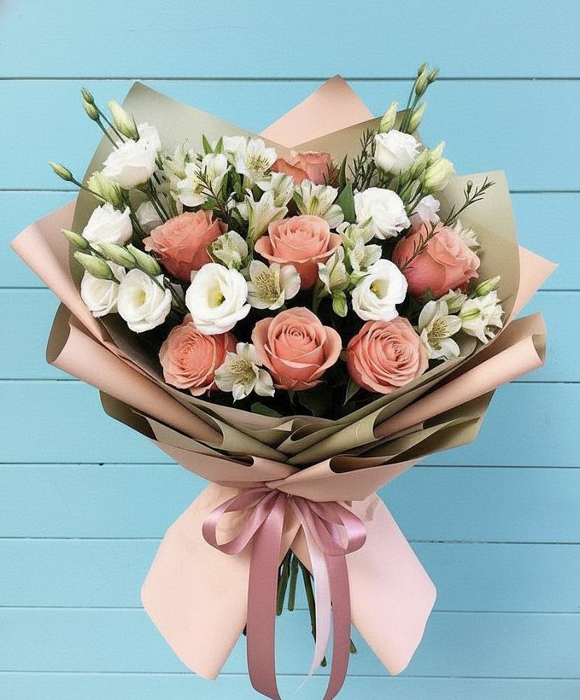 Букет цветов из: Розы, Альстромерии и Лизиантусы в Новой Таволжанке
