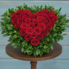 Цветочная композиция из Розы в виде сердца в Новой Таволжанке