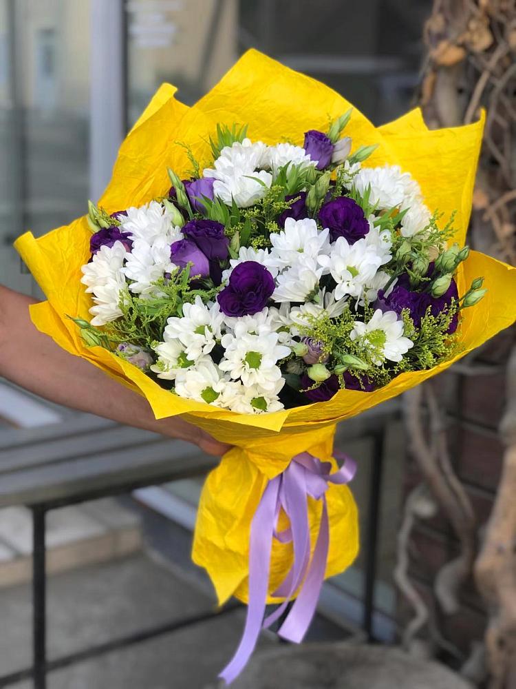 Букет цветов из: Ирисы, Хризантемы и Ромашки в Новой Таволжанке