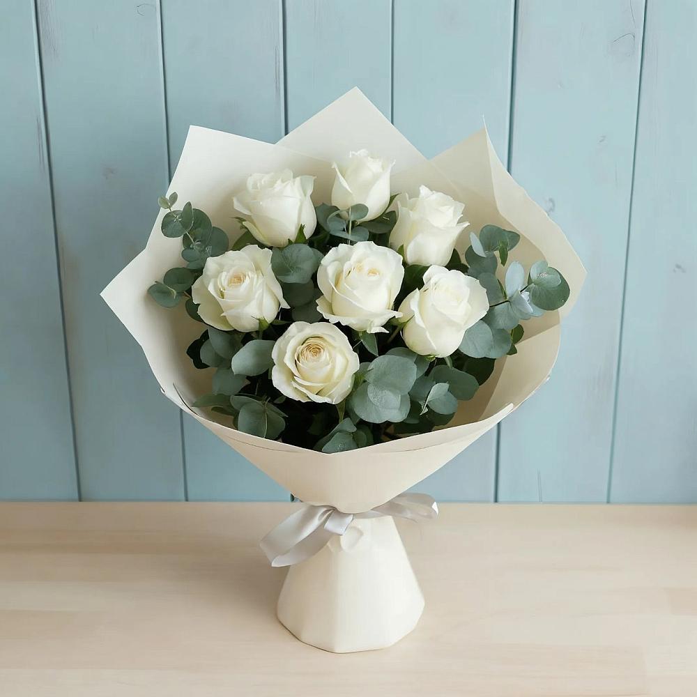 Букет Белые розы в Эвкалипте в Новой Таволжанке