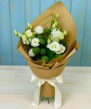 Букет цветов из:  Хризантемы и Лизиантусы в Новой Таволжанке