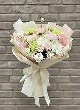 Букет цветов из:  Гвоздики, Розы, Лизиантусы и Хризантемы #REPLACE_PRED# Новой Таволжанке