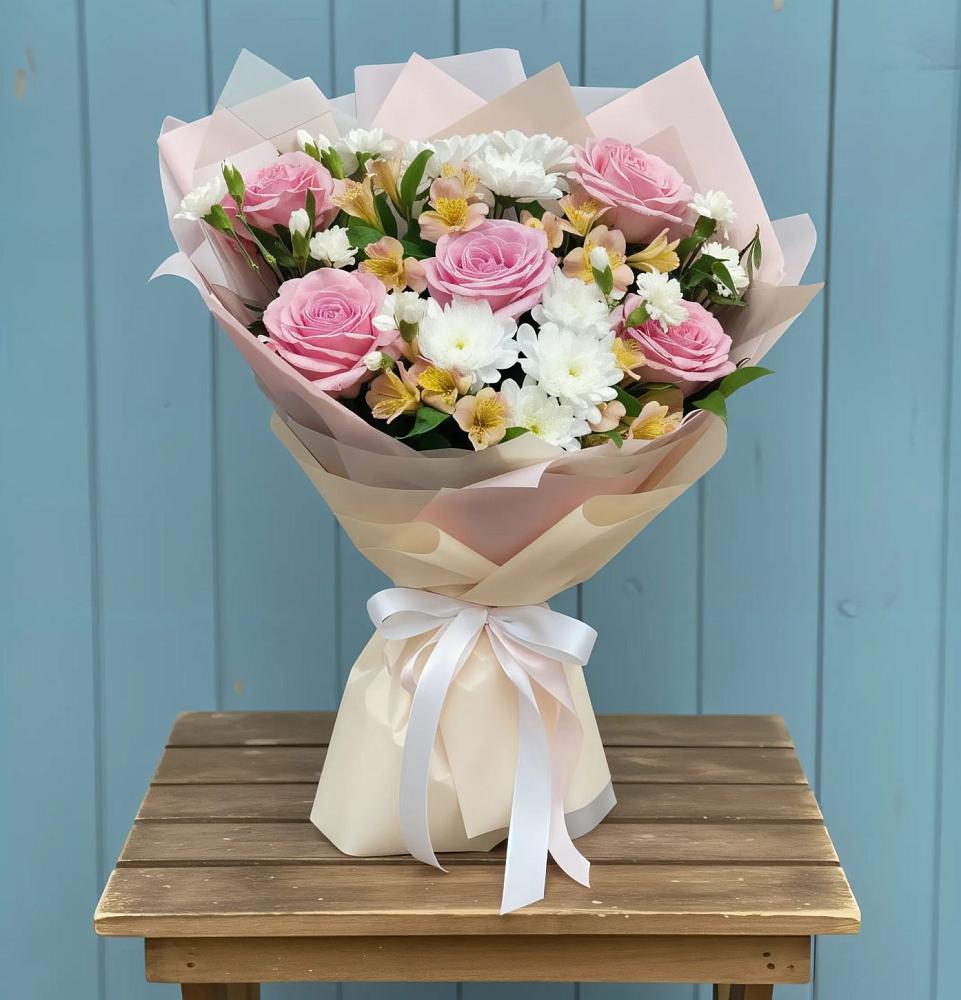 Букет цветов из: Гвоздики, Орхидеи и Розы в Новой Таволжанке