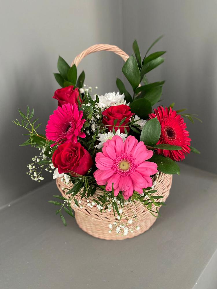 Цветочная композиция из Розы, Хризантемы и Герберы в корзине в Новой Таволжанке