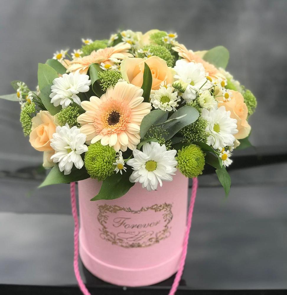 Цветочная композиция из Розы, Герберы и Хризантемы в шляпной коробке в Новой Таволжанке