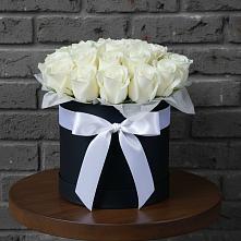 Цветочная композиция из Розы в шляпной коробке в Новой Таволжанке